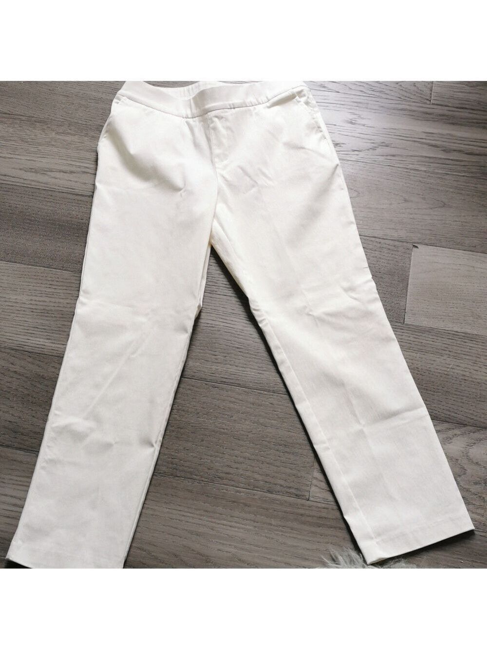 Wynne Layers ivory pants. Very flattering. Size 4 P. EUC